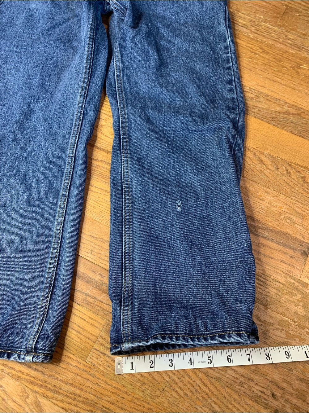 Levi's Men's Relaxed Straight-Leg Jeans in Medium Blue Denim - Picture 9 of 12